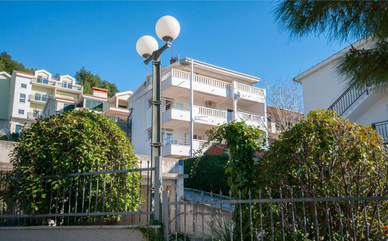 אומיס Apartment Ines מראה חיצוני תמונה